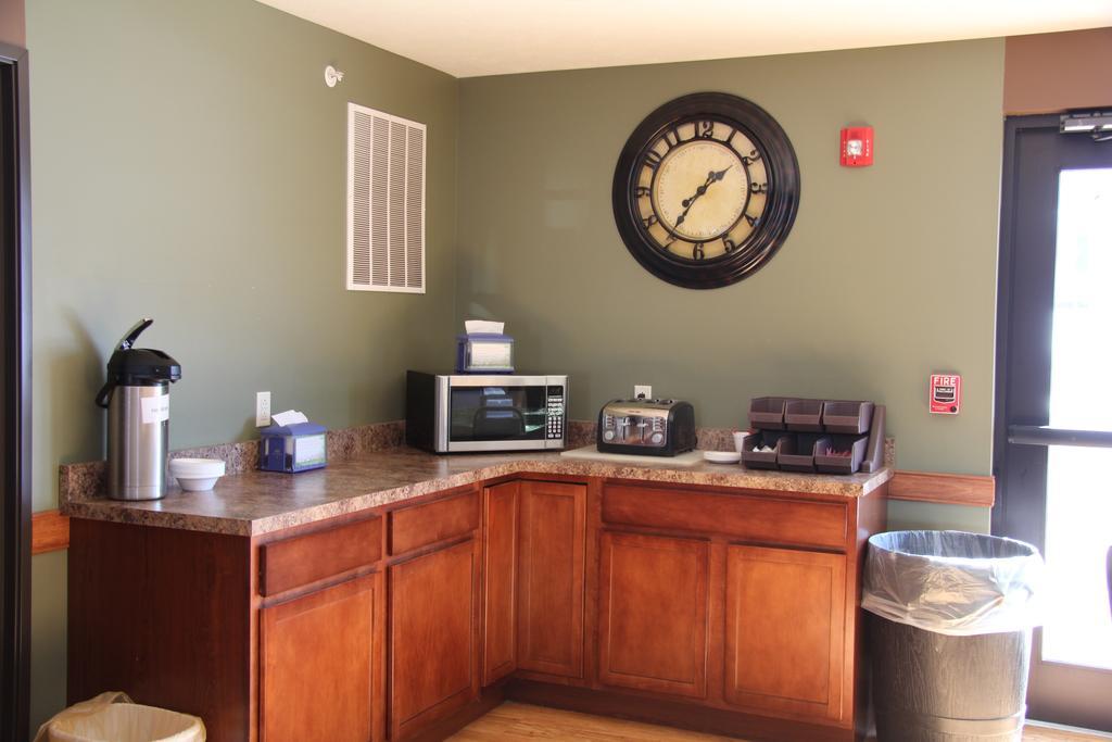 Green Acres Hotel Pittsfield Esterno foto