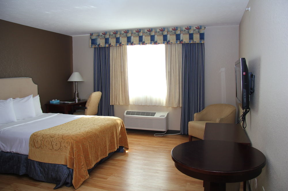 Green Acres Hotel Pittsfield Esterno foto