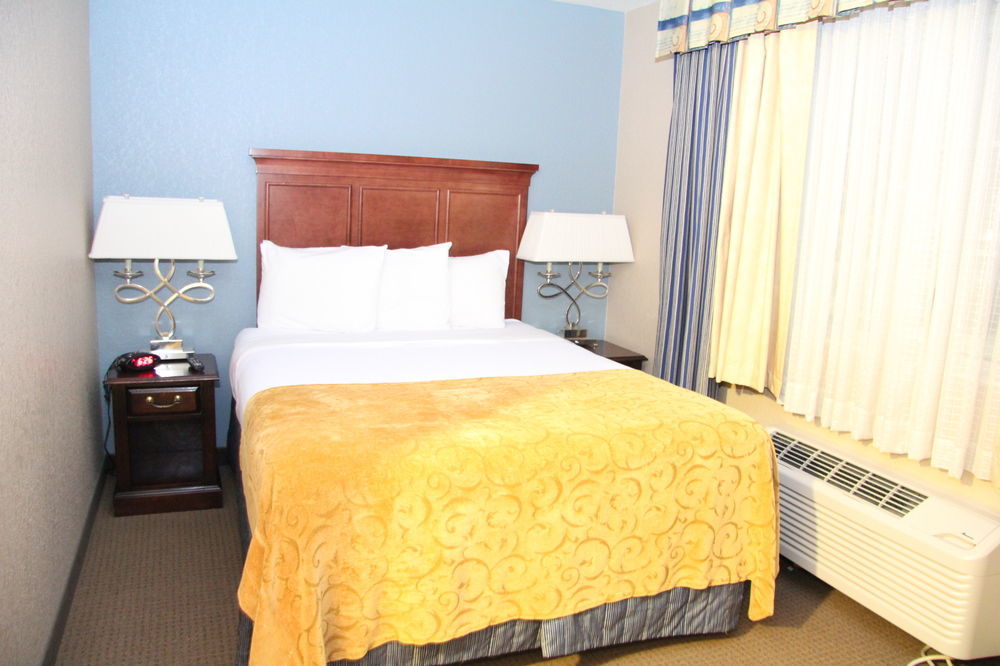 Green Acres Hotel Pittsfield Esterno foto