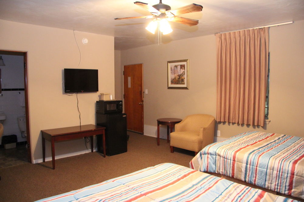 Green Acres Hotel Pittsfield Esterno foto